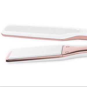 T3 single pass flat iron 1 1/2 inches